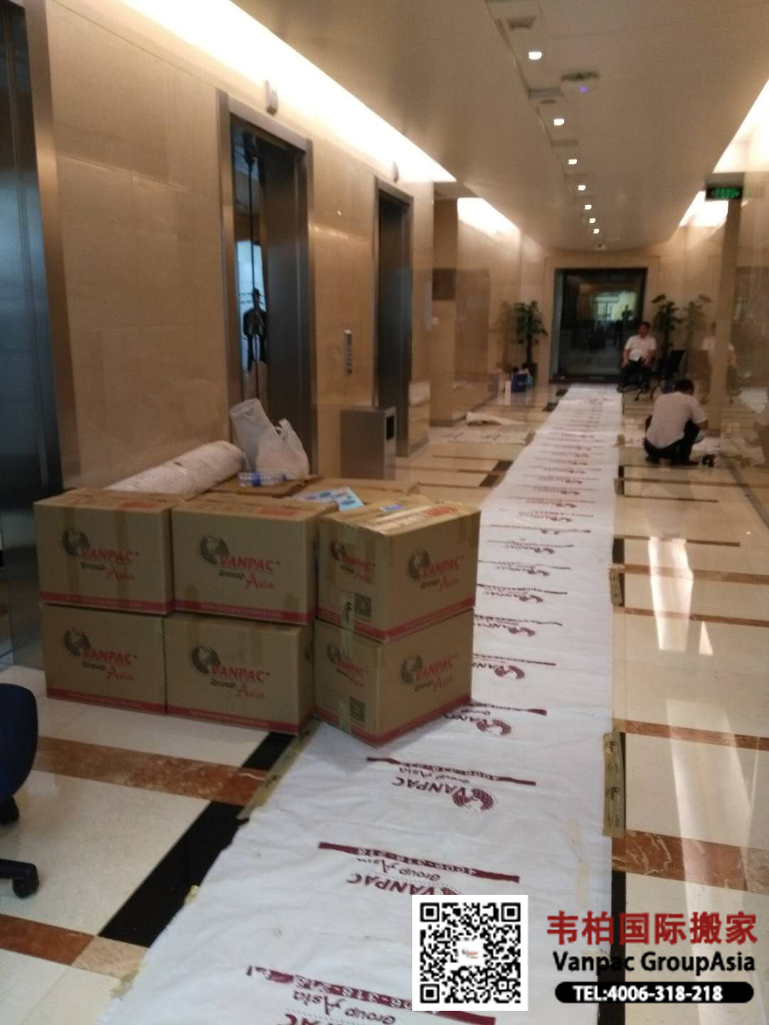 电梯走廊做好保护