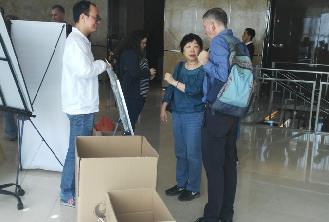 广东国际义工服务团体与外国朋友